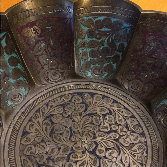 Harilela’s of India hand carved brass scalloped decorative bowl - Picture 3 of 6